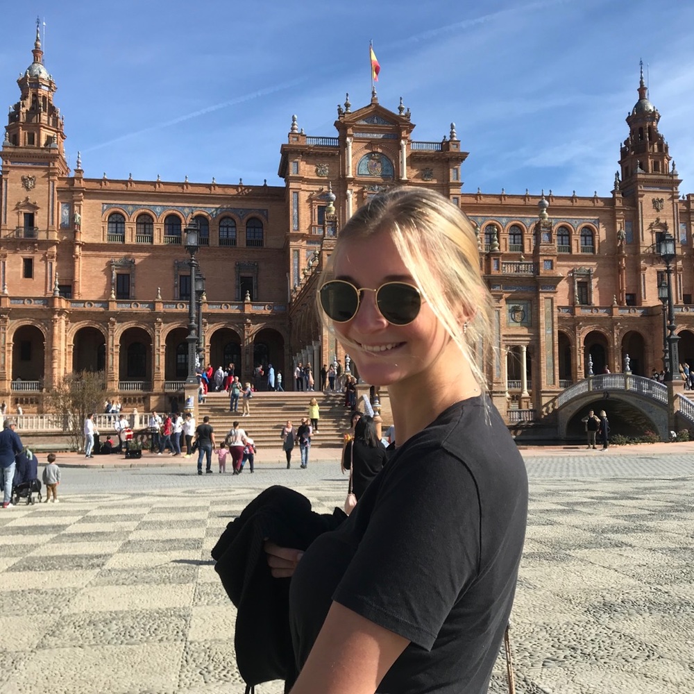 Meet your Posher, Melissa